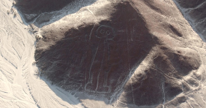 Tour Islas Ballestas y Sobrevuelo en Nasca 2 Dias